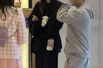 七匹狼特步豪門聯姻排場大!奚夢瑤眼神羨慕,賭王家族3人捧場