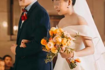 新娘被男閨蜜叫走23分鐘，回來婚禮散場只剩娘家人：你麥克風沒關！