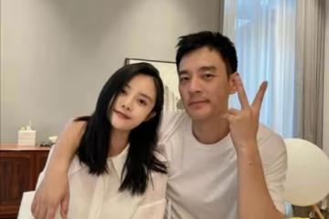 李光潔嬌妻曬照秀恩愛，兩人親密合影像父女，嬌妻一臉幼態太顯小
