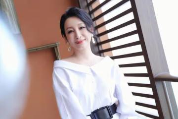 秦海璐曬涼麵引關注,色香味俱全誘人食慾,展露美食家本色