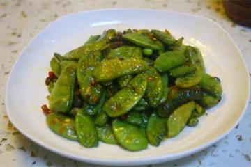 扁豆怎麼燒才好吃？大廚教你新吃法，顏色翠綠特下飯