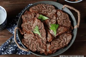做醬牛肉，牢記「2醬2泡」，牛肉醬香濃郁，緊實不散花，方法簡單