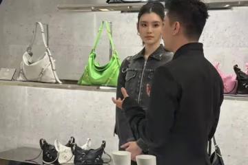 奚夢瑤深圳羅湖出席，牛仔裝難掩178大長腿，退圈6年維密氣質依舊