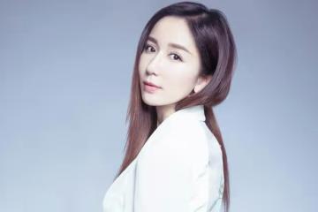 婁藝瀟新戀情疑曝光，與年輕男子親密互動，共同歸家引關注