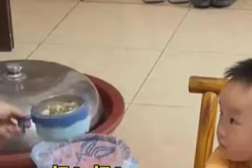 爸爸媽媽跟孩子一起吃飯時,一聲不吭就把逆子整頓:飢餓療法有效