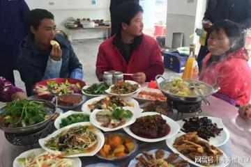 妻子為見老情人，在老公36歲生日聚會上離開，回家後追悔莫及