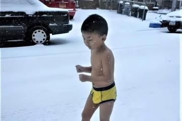 回顧「神童」何宜德,5歲開飛機8歲上大學,如今的他怎麼樣了