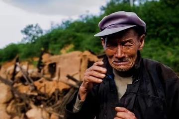 2020年河北老人被兒媳趕出家門,政府突然送來30萬,什麼情況