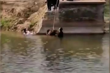 紀實河南男子跳河救人,體力耗盡留遺言,被救女子抓住他:一起走