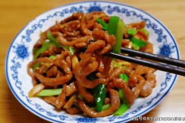 炒豬瘦肉，切記不要直接下鍋炒！掌握好2個難點，出鍋又嫩又香