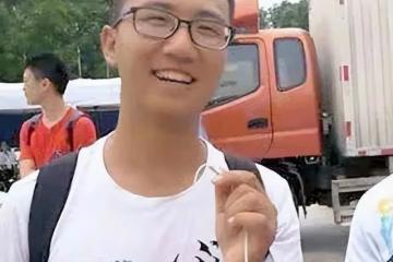 2018年最囂張高考生,嘲笑高考題垃圾耽誤打工,最終考了多少分?