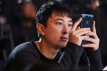 王思聰父親節現身夜店，與美女狂歡，私生女傳聞懸而未決