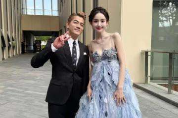 郭富城娜扎罕同框，女神穿仙女裙美出新高，天王比剪刀手年輕帥氣