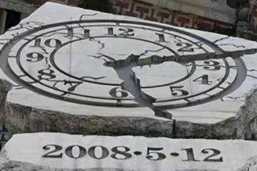 回顧汶川地震,李應霞救了丈夫卻丟了雙腿,丈夫的做法如何