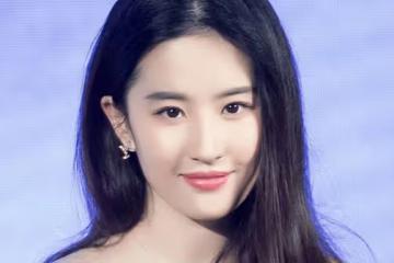 戀愛和婚姻的不幸,不僅沒能擊垮她,還造就了如今的她