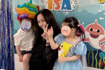 郭碧婷為兒子辦生日，素顏燦笑單手抱娃，女兒媽媽比耶好軟萌 ​