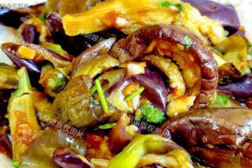 夏天，吃菠菜、芹菜不如吃它，全身是寶，鮮嫩營養，隨手一炒真香