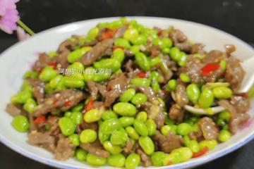 鮮毛豆和它絕配，明白人都這樣吃！大火快炒香滿屋，一口滿嘴生香、營養十足