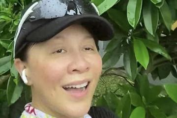 梁朝偉真是餓了！58歲劉嘉玲戶外跑步，全素顏眼歪嘴斜變老大媽