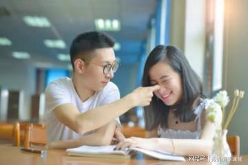 與校花偷嘗禁果,因身份懸殊我遠走他鄉,二十年後她的兒子找來了