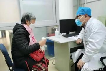 我丁克被誤診患癌,哥嫂們沉不住氣,來我家大鬧:車房都得給我們