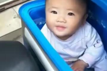 回顧:4年前外賣小哥帶6月女嬰送餐走紅,受邀央視,如今怎樣?