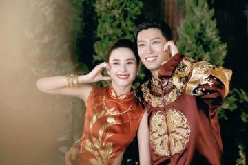 何超蓮竇驍路邊攤就餐,豪門夫婦展現樸實幸福,接地氣生活引關注