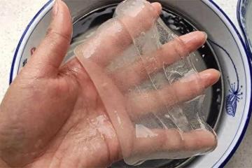 一碗澱粉，2碗半水，教你做東北大拉皮，講解詳細，一次就成功