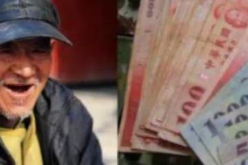 李老伯每月都會給上大學的兒子寄錢，但兒子卻從不打電話回家。前幾天，他決定去兒子學校看看，「一走進學生宿舍」卻當場傻住！
