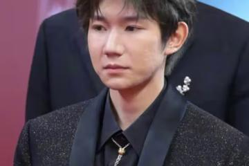王源最新近照爛臉嚴重!臉部浮腫坑包明顯留疤痕,網友勸儘快治療