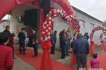 鄰居結婚那天我爺爺忽然去世，父親趕緊關起門：誰也別說話！