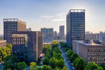 我拿了二婚老公的20萬塊錢給兒子買車，他讓我辭職當保姆伺候他媽
