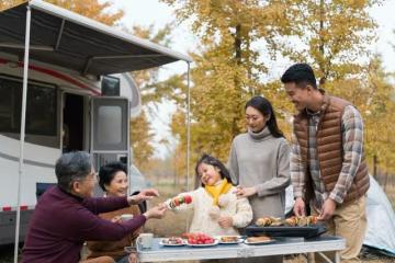 我帶1000多退休金幫女兒帶孩子，女婿說不如讓他沒有退休金的媽帶