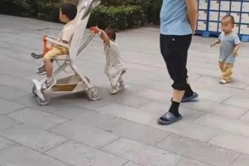 男子獨自帶三個不到五歲的娃，悠哉游哉，網友，帶孩子還得男人來