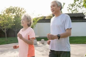 母親癱瘓，妻子拒絕伺候，老公：我們出錢讓妹妹伺候，妻子：憑啥