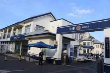 富商養情婦7年，生仨娃花2000萬，2019年得知：娃都不是自己的
