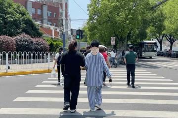 回顧:抑鬱症男子從5樓跳下,砸中25歲女子,遺體2個月無人認領