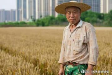 分家給小兒子八間好房，卻給大兒子土坯房，年老後求大兒子贍養