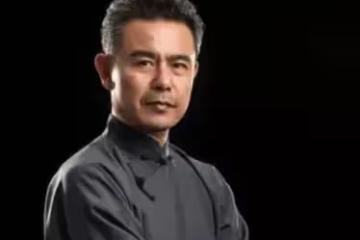 我退休後月收有5萬4卻對女兒說只有1萬8,當老伴走後我第一個生日,女兒女婿上門一句話,我心涼淚崩:多虧當初有瞞著~