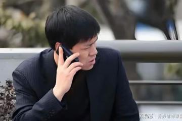 得知妻子和陌生男雙人游,我帶丈母娘去機場迎接,見面後我愣住了