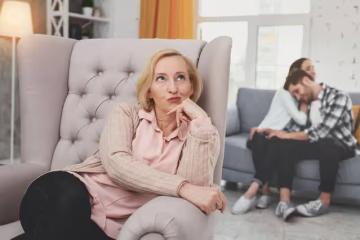 老人帶錢在兒子家裡養老以後，又到女兒家養老，明白了一個道理