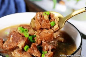 燉牛肉怎麼做更好吃？做好4個關鍵步驟，牛肉軟爛香濃，不腥不柴