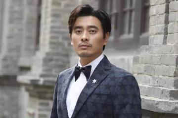 陳龍家變「水簾洞」，暴雨中樂觀撐傘，豪宅也遭漏水煩惱