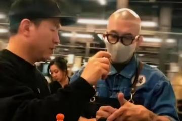 大S具俊曄烤肉店生意火爆，吃烤肉送夫妻簽名照，麵條12元一碗