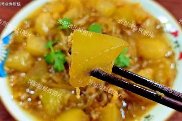 七月吃一瓜，中藥不用抓，一利尿，二解暑，三促消化，營養又便宜
