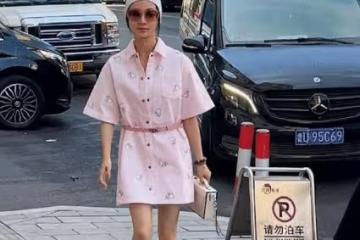 吳謹言剛生娃出月子了？豪華奔馳上下班，卻頭包白布條防寒怕吹風