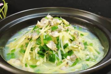 夏天特饞這道菜，湯汁多好下飯！三種菜燉出一鍋鮮，便宜好做，一口喚醒好食慾