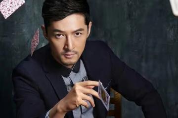 胡歌黃曦寧夫妻亮相,素顏出鏡顯默契,穩穩的幸福引人羨!