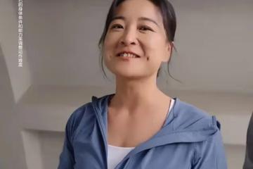 42歲賈玲百花獎雙提名，是實至名歸還是電影圈的「墮落」