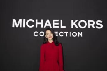高圓圓攜女出行，女兒正臉曝光，繼承父母優良基因